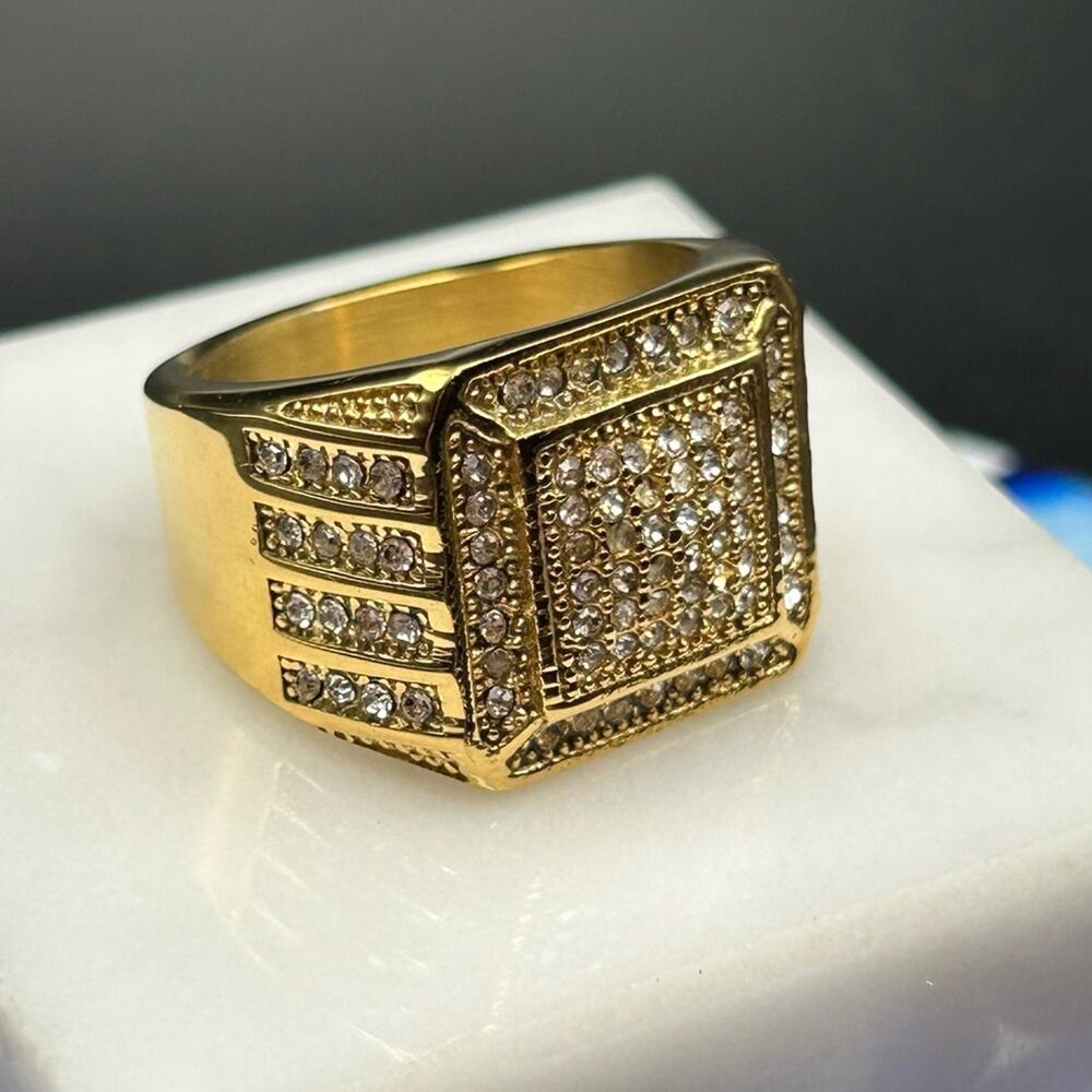 Fashion costume ring Gold tone Clear rhinestones #K56 size 11